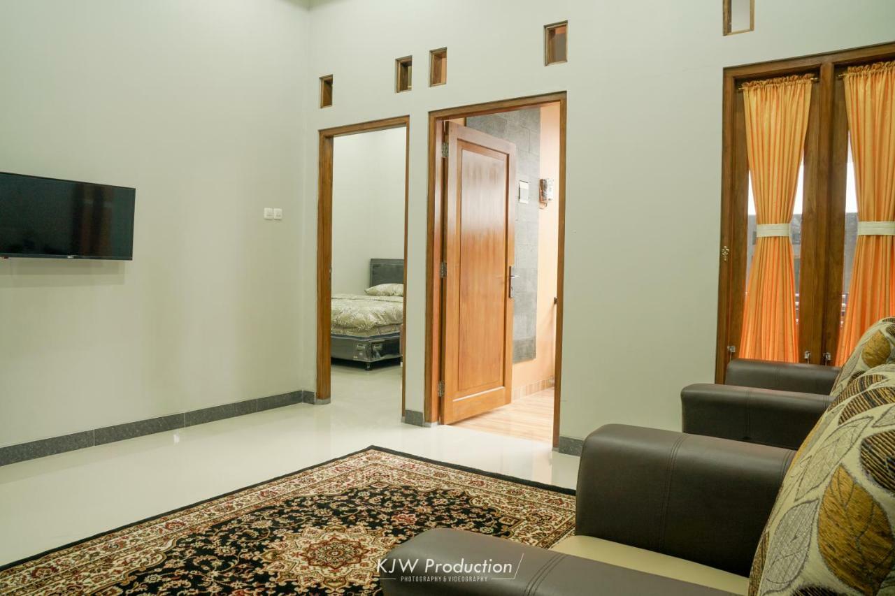 M Stay Guest House Jogja Yogyakarta Exterior photo