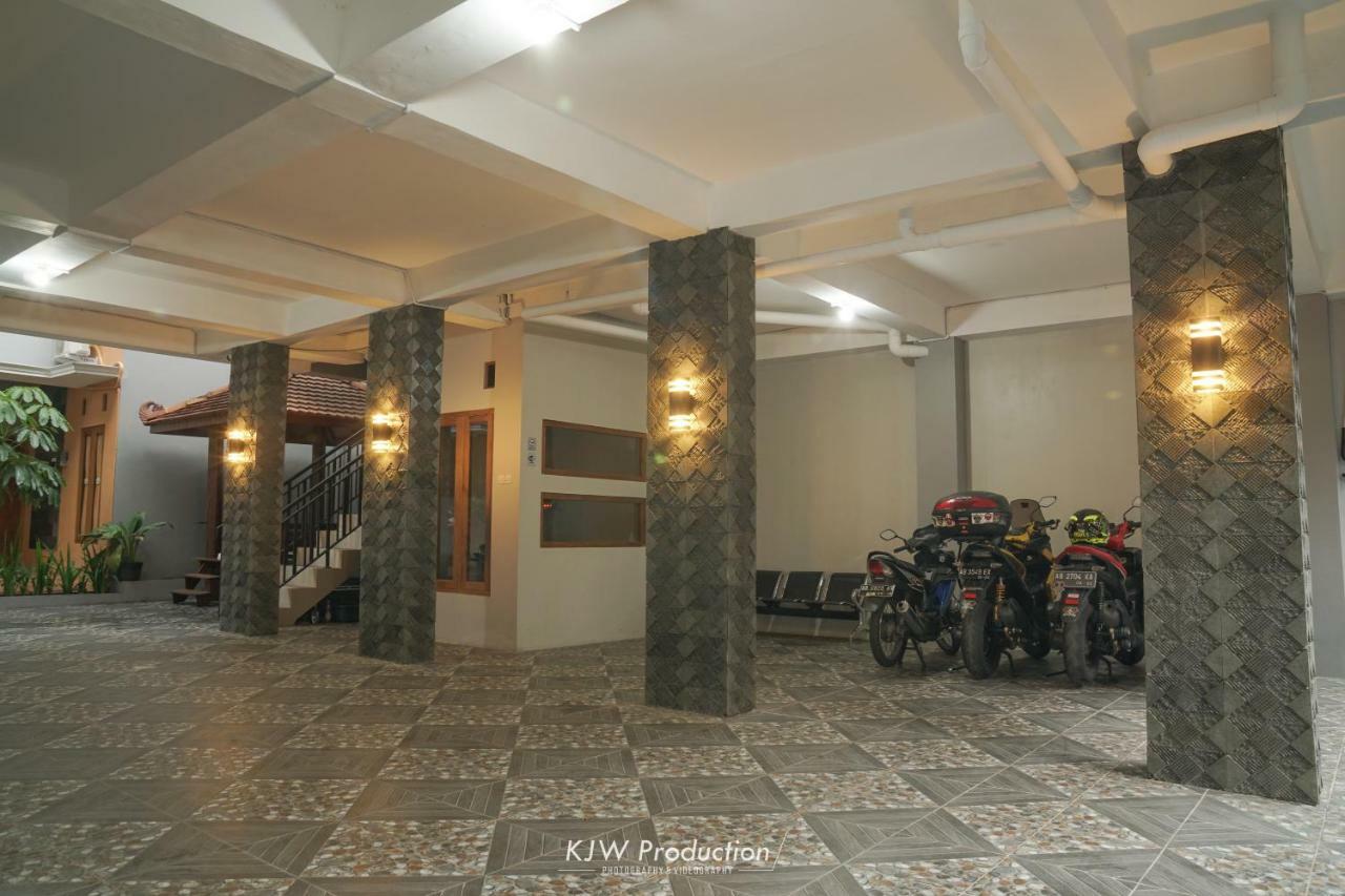 M Stay Guest House Jogja Yogyakarta Exterior photo
