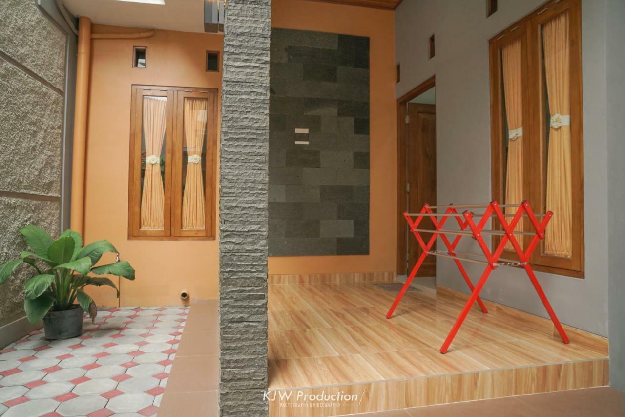 M Stay Guest House Jogja Yogyakarta Exterior photo
