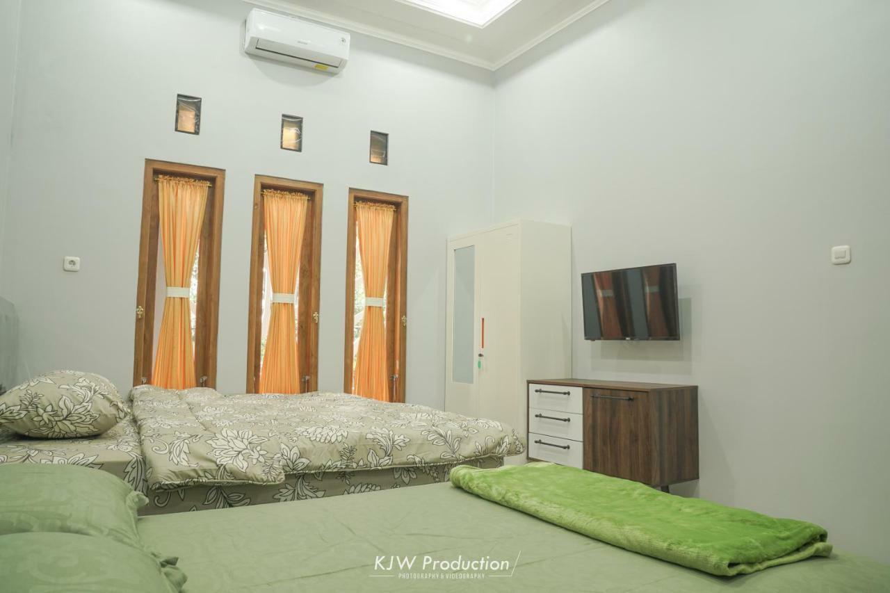 M Stay Guest House Jogja Yogyakarta Exterior photo