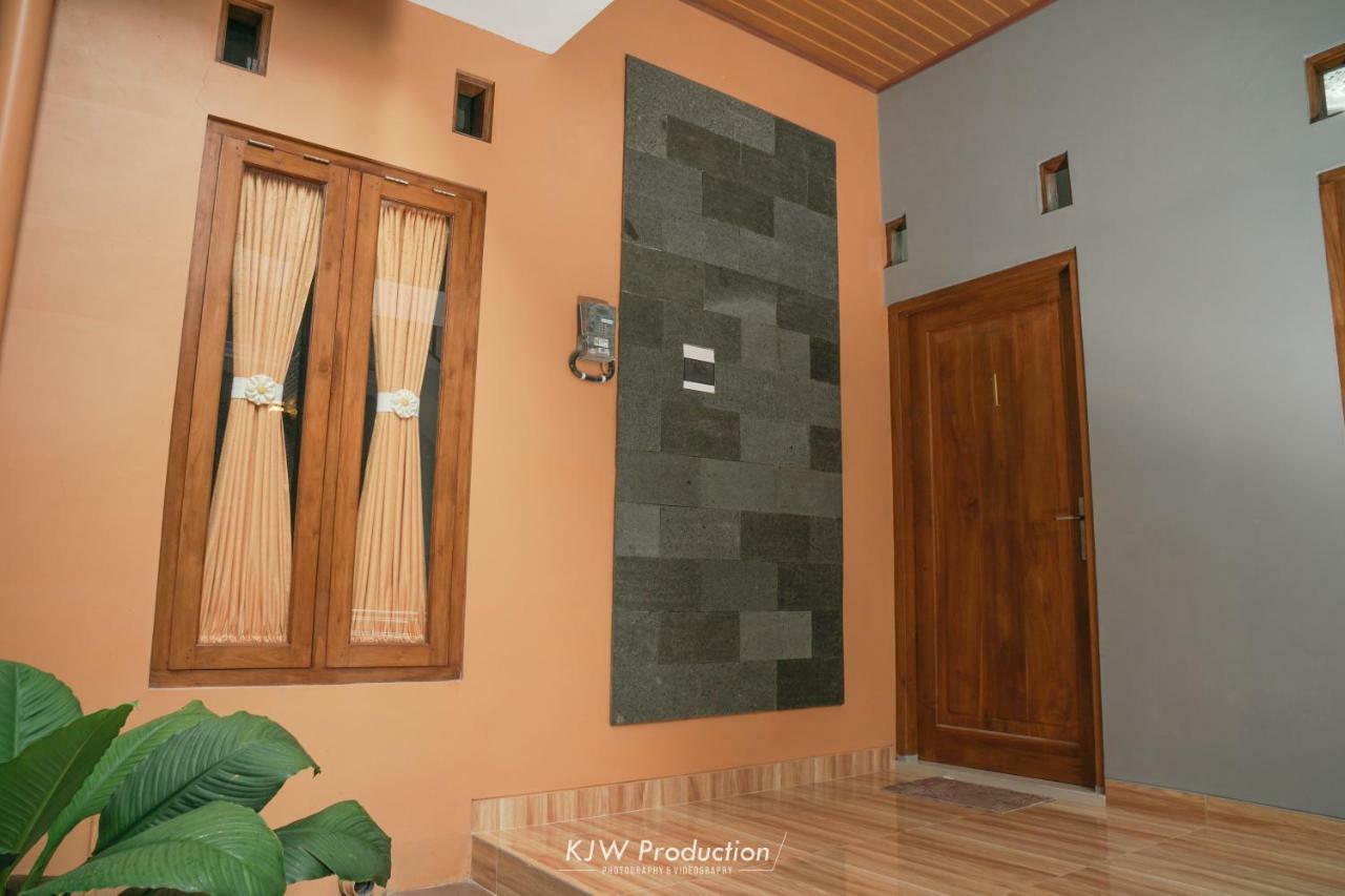 M Stay Guest House Jogja Yogyakarta Exterior photo